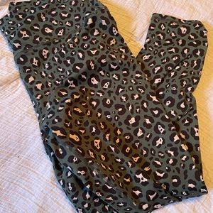 Leopard leggings